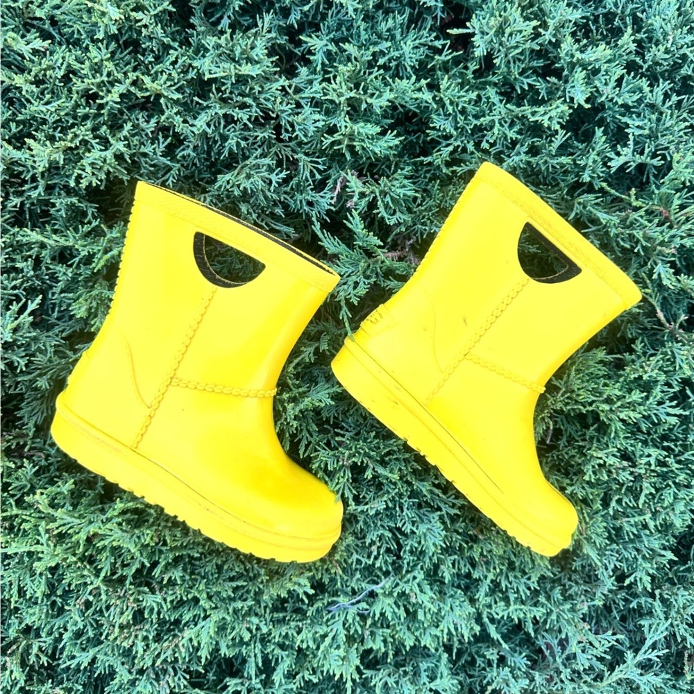 UGG Rahjee Toddler Waterproof Rubber Rain Boots Size 8 Yellow